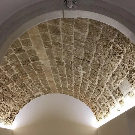 Macrina Oda ve Kahvaltı Noto