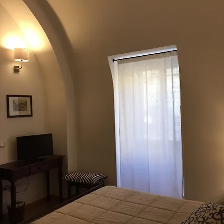 Macrina Panzió Noto